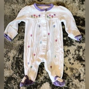 Sleeper with mitten hands